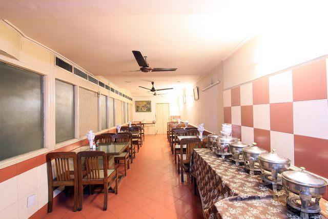 Oyo 15791 Flagship Hotel Executive Hazratganj Λάκναου Εξωτερικό φωτογραφία
