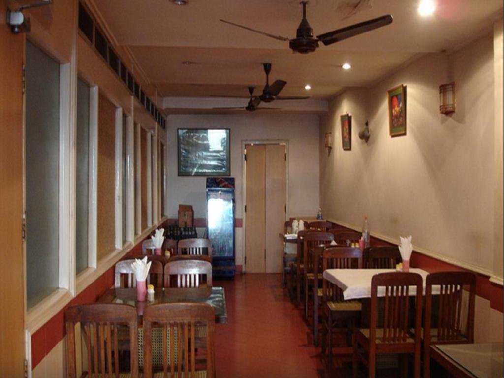 Oyo 15791 Flagship Hotel Executive Hazratganj Λάκναου Εξωτερικό φωτογραφία