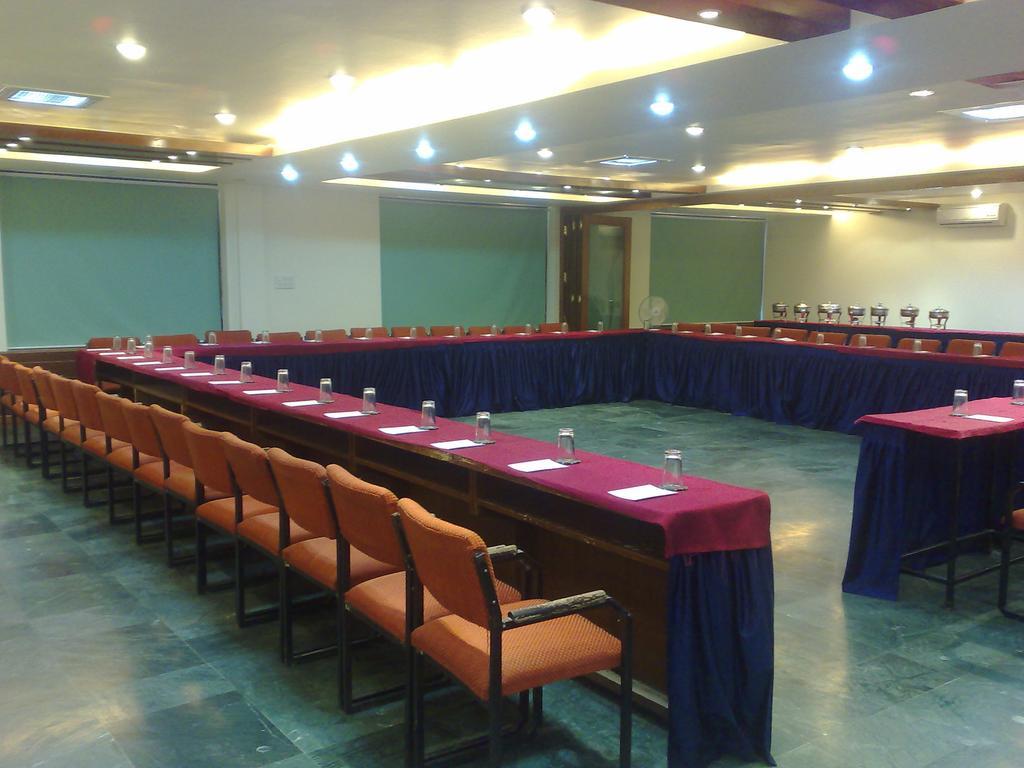 Oyo 15791 Flagship Hotel Executive Hazratganj Λάκναου Εξωτερικό φωτογραφία