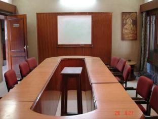 Oyo 15791 Flagship Hotel Executive Hazratganj Λάκναου Εξωτερικό φωτογραφία