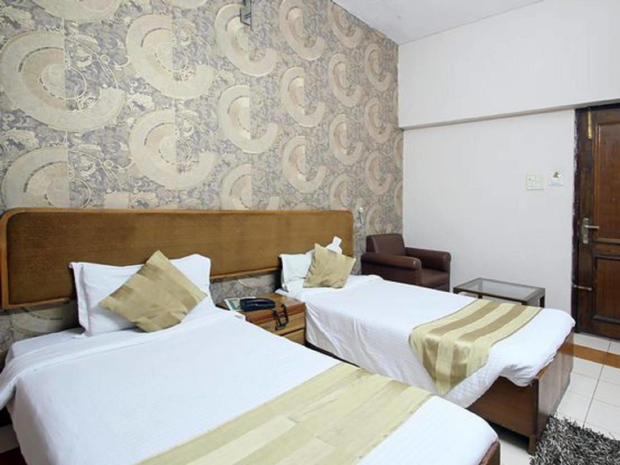 Oyo 15791 Flagship Hotel Executive Hazratganj Λάκναου Εξωτερικό φωτογραφία